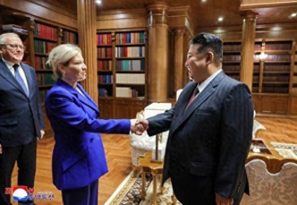 实盘配资网站 朝中社：金正恩会见率团访朝的俄文化部长，一起观看公演